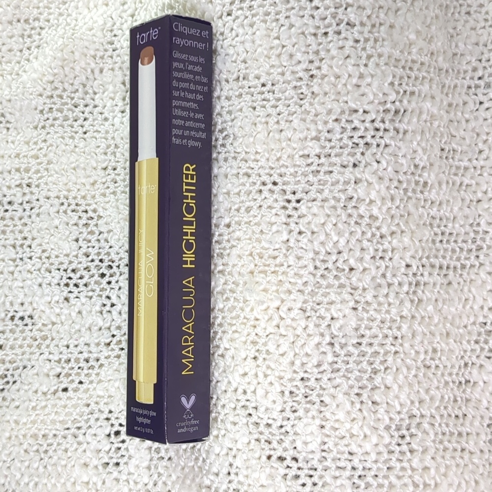 tarte Maracuja Juicy Glow Stick Highlighter in Bronze Glow, 2g/0.07fl oz - Picture 6 of 12
